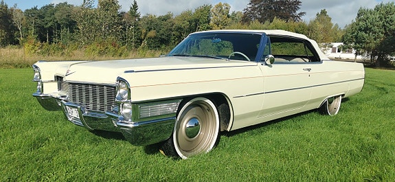 Cadillac Convertible 18 of 22