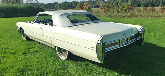 Cadillac Convertible 21 of 22
