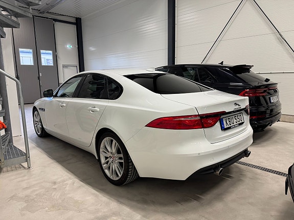 Jaguar XF 3 of 6