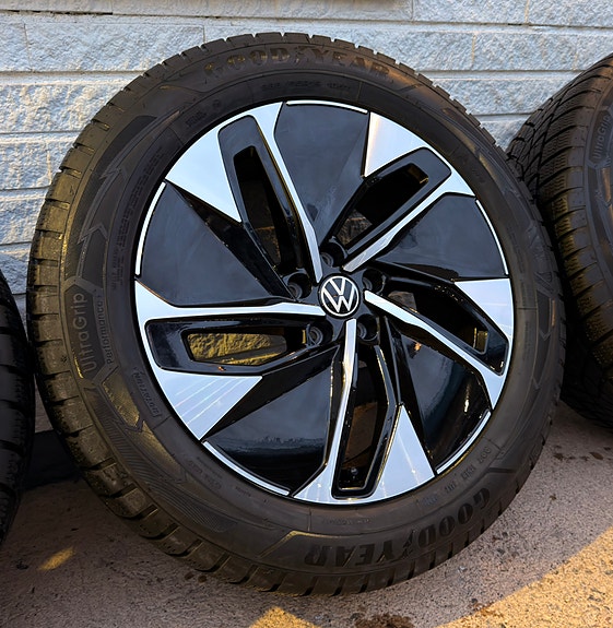 Volkswagen 19” originalfälgar ID4/ID5 + Goodyear friktionsdäck