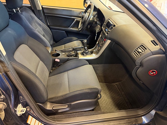 Subaru Legacy 9 of 11