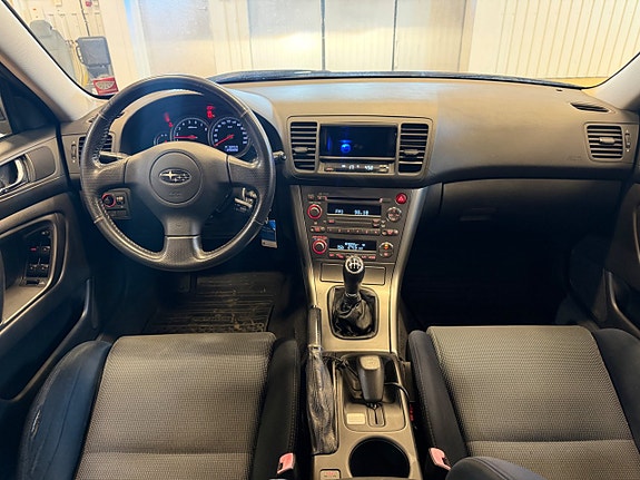 Subaru Legacy 8 of 11