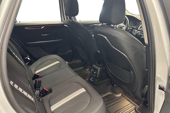 BMW 218i 14 of 16