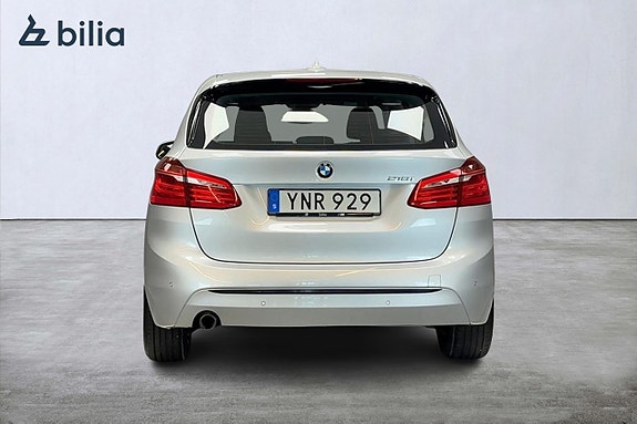 BMW 218i 7 of 16