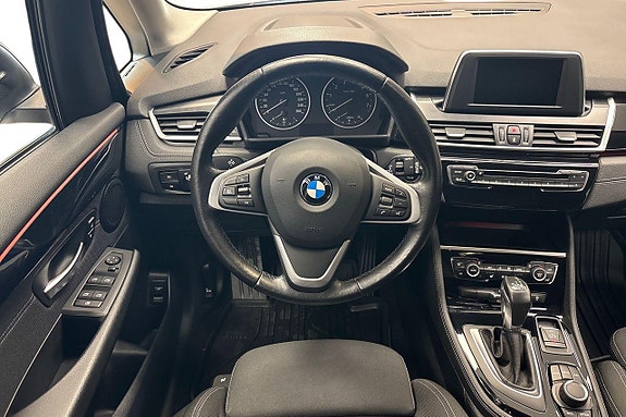 BMW 218i 10 of 16