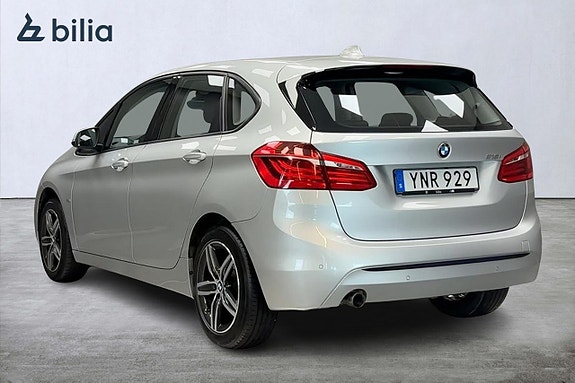 BMW 218i 5 of 16