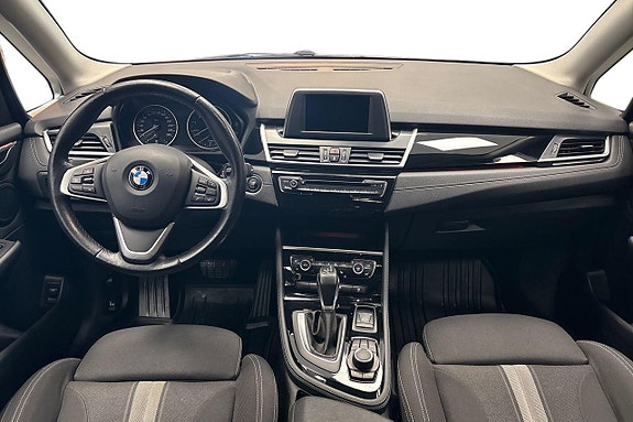 BMW 218i 12 of 16