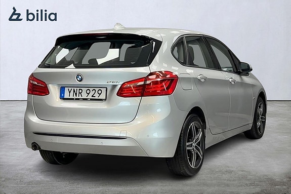 BMW 218i 6 of 16