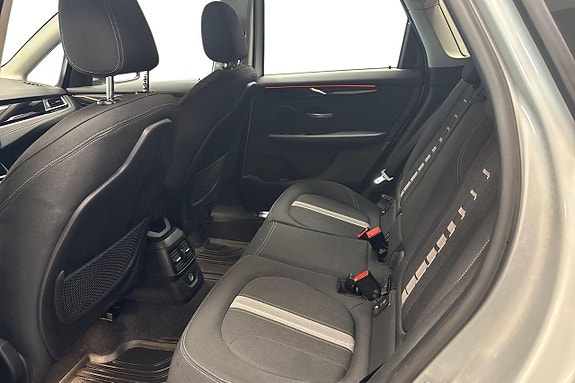 BMW 218i 11 of 16