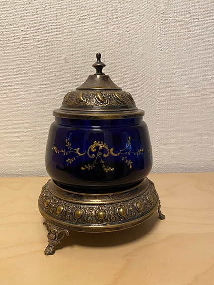 Product image 1 of 2