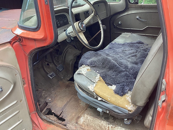 Chevrolet C10 4 of 15