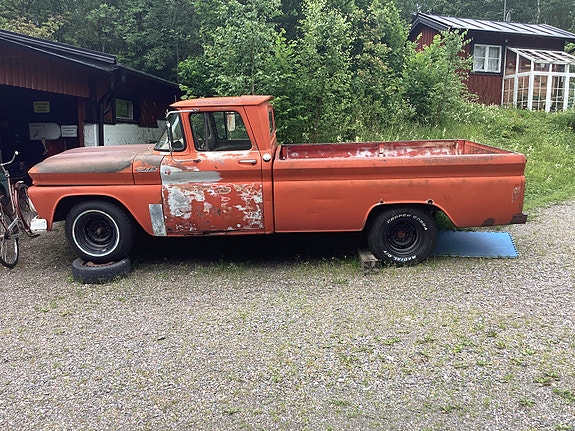 Chevrolet C10 2 of 15