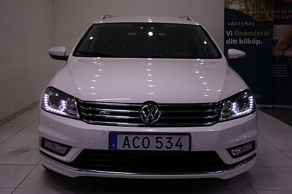 Volkswagen Passat 9 of 30