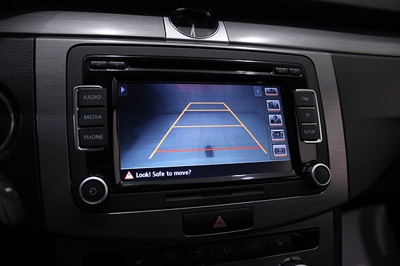Volkswagen Passat 11 of 30