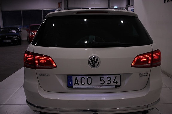 Volkswagen Passat 7 of 30