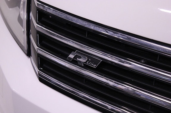 Volkswagen Passat 28 of 30