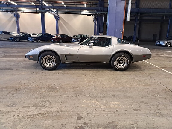 Chevrolet Corvette 6 of 11