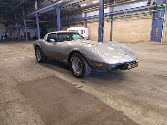 Chevrolet Corvette 2 of 11
