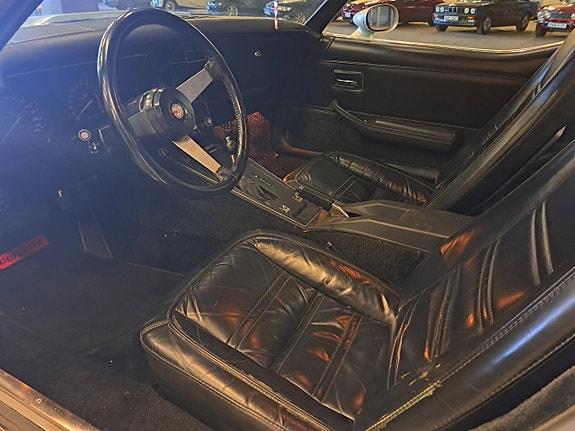 Chevrolet Corvette 9 of 11