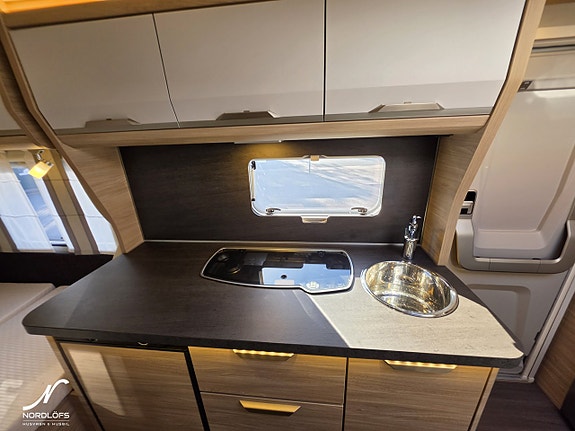 Knaus 420 QD SÜDWIND Takmarkis / Förtält luft 10 of 16