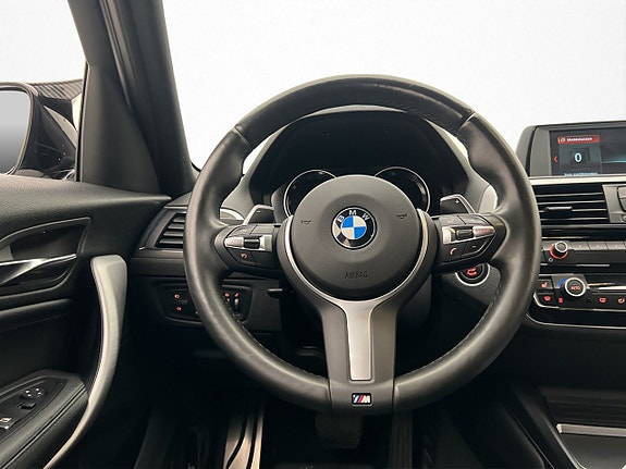 BMW 120i 14 of 30