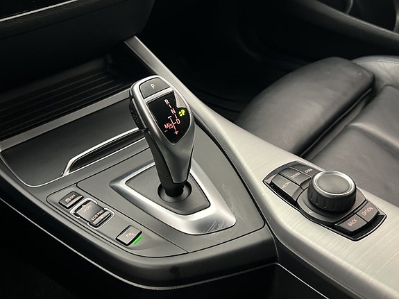 BMW 120i 23 of 30