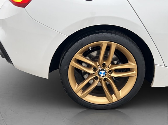 BMW 120i 30 of 30
