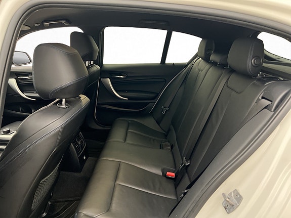 BMW 120i 26 of 30