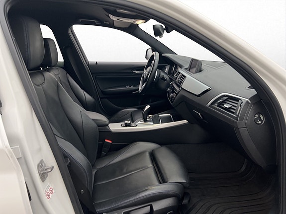 BMW 120i 24 of 30