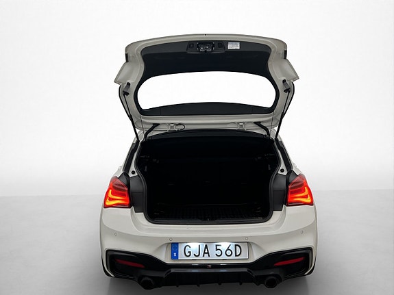 BMW 120i 27 of 30