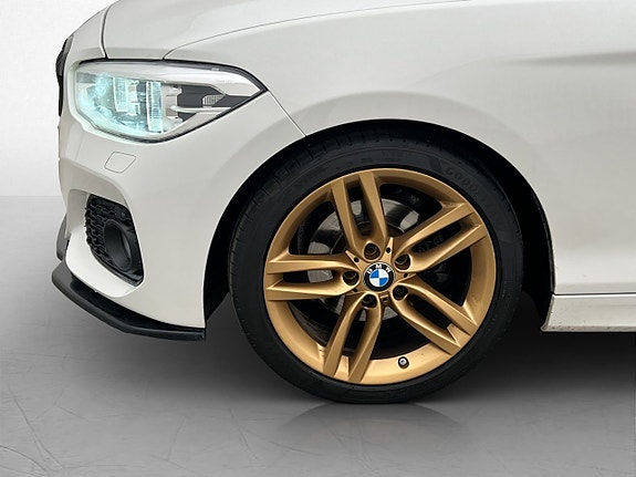 BMW 120i 28 of 30