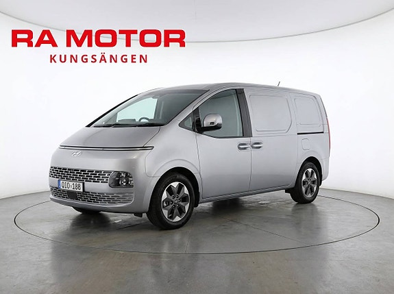 Hyundai Staria 2 of 15