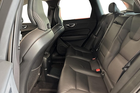 Volvo XC60 11 of 19