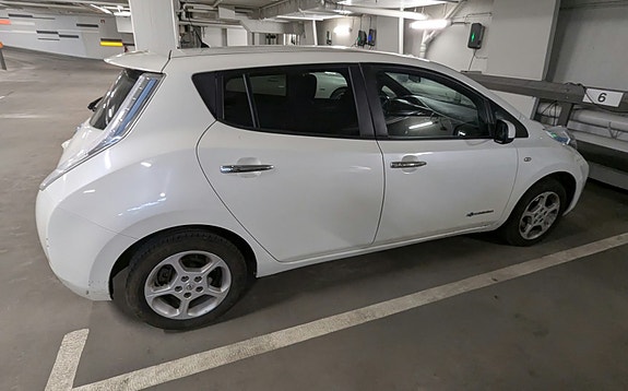 Nissan Leaf 2 of 6