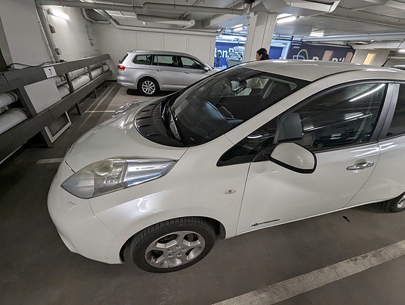 Nissan Leaf 5 of 6