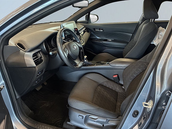 Toyota C-HR 7 of 25