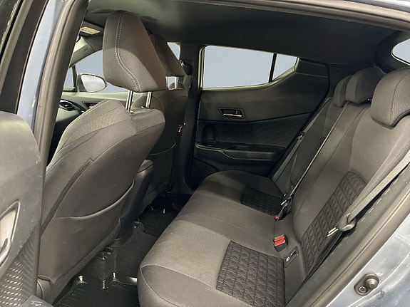 Toyota C-HR 13 of 25