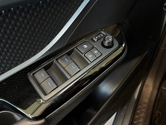 Toyota C-HR 23 of 25
