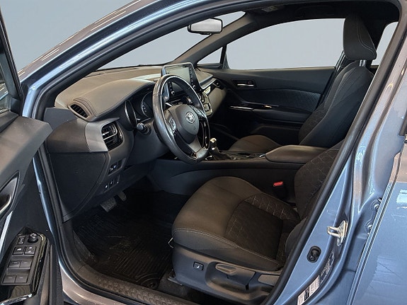 Toyota C-HR 15 of 25