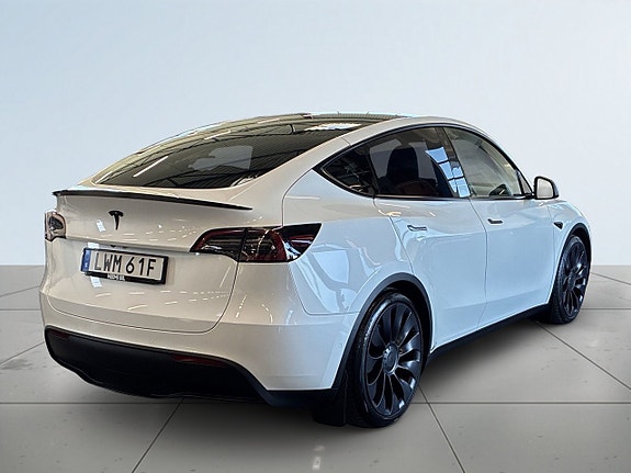 Tesla Model Y 6 of 24