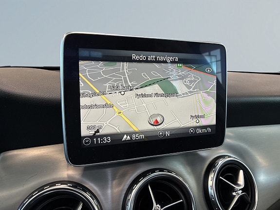 Mercedes-Benz GLA 220 d 15 of 24