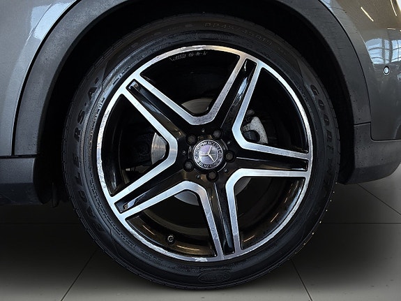 Mercedes-Benz GLA 220 d 14 of 24