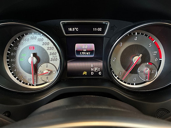 Mercedes-Benz GLA 220 d 20 of 24