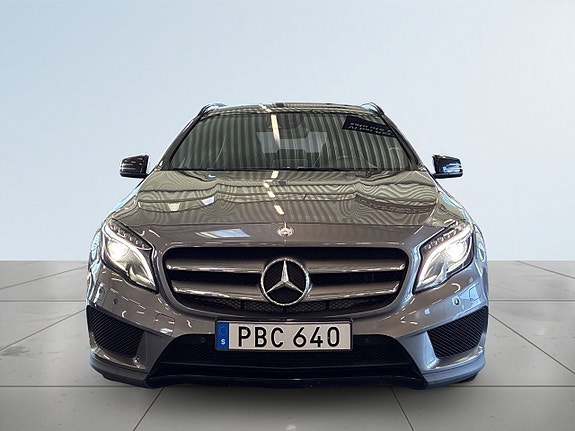 Mercedes-Benz GLA 220 d 2 of 24
