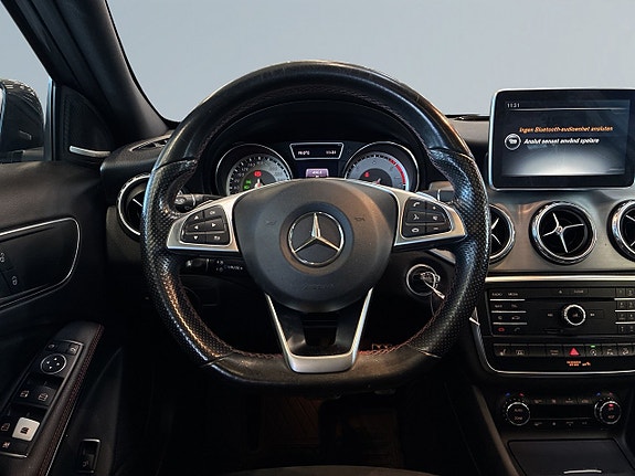 Mercedes-Benz GLA 220 d 9 of 24