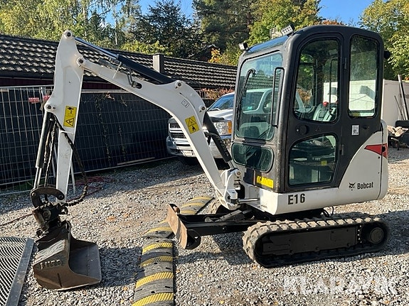 Minigrävare Bobcat E16 A EM med maskinsläp oc 5 of 6