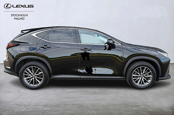 Lexus NX450h+ 16 of 24