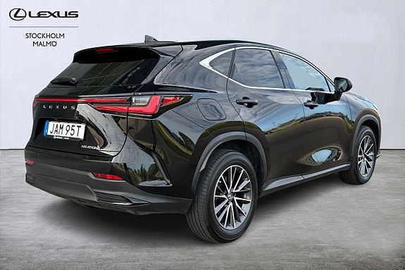 Lexus NX450h+ 17 of 24