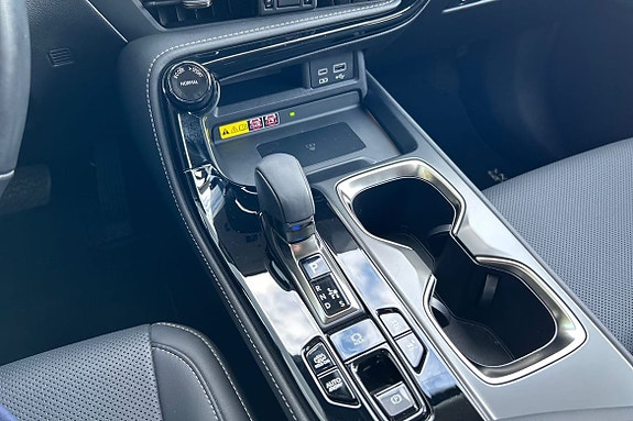 Lexus NX450h+ 22 of 24