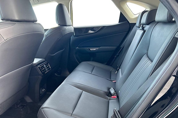 Lexus NX450h+ 11 of 24